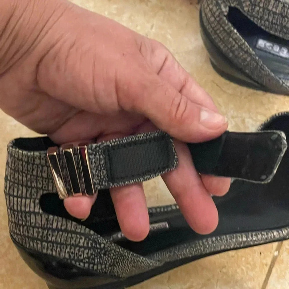 BCBGeneration Shoes Flats Toe Pointy Grey Size 6 - Picture 4 of 7